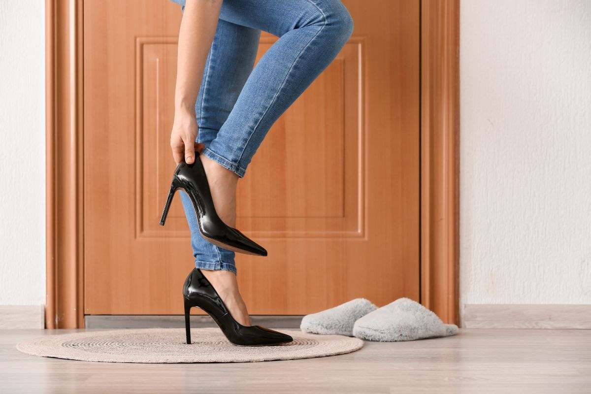 Levare scarpe prima di entrare in casa